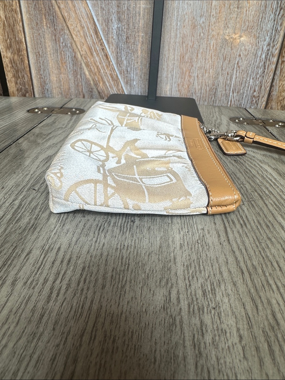 Coach Horse & Carriage Signature Canvas Wristlet Pouch Khaki and White - Picture 8 of 16